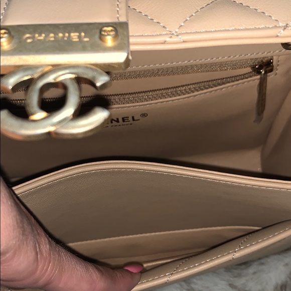 Gorgeous Chanel classic bag. Gold hardware RARE 🤎 - Picture 6 of 10
